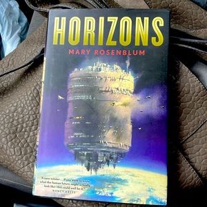 Horizons by Mary Rosenblum • Futuristic sci-fi handbook book • fiction